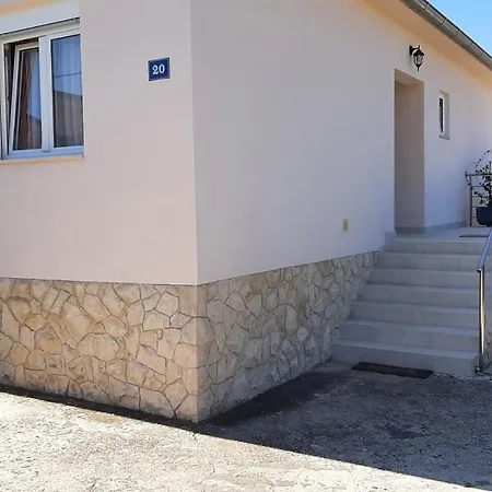Vila Tina *