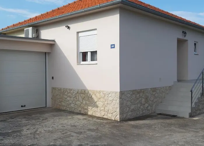 Vila Tina Brisevo